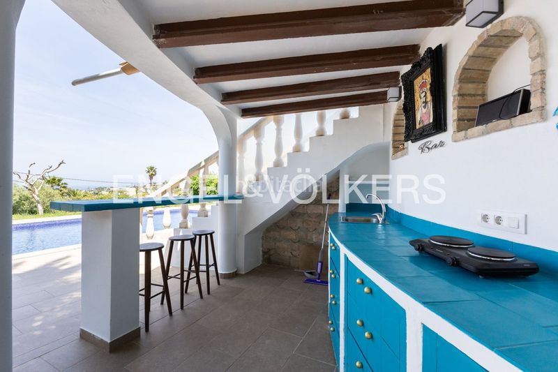 Foto bfb9371d-b8a2-4374-a569-90a02c393b33. Casa amb calefacció aparcament a El Montgó Dénia