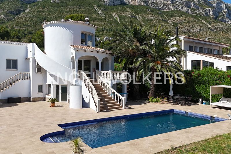 Foto e20e8264-30e9-43d5-b955-856ba029cc50. Casa amb calefacció aparcament a El Montgó Dénia