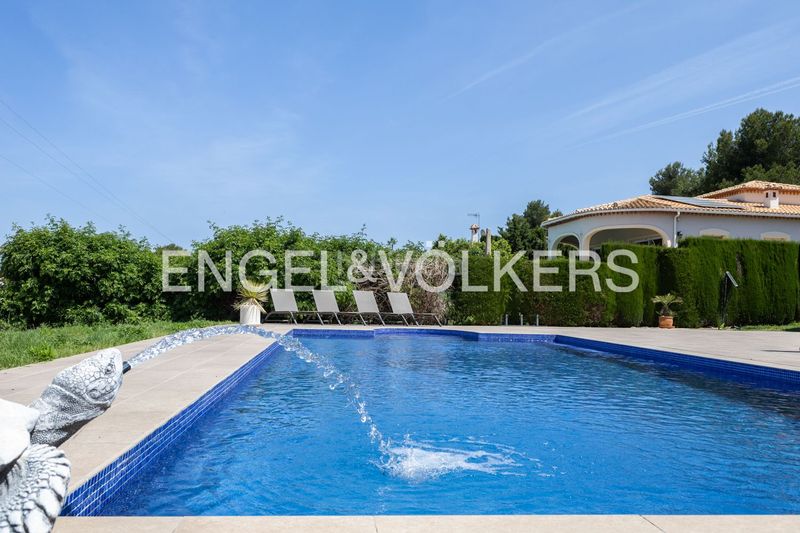 Foto f4a460a1-9c4a-41a0-a50f-de7cfbe12221. Casa amb calefacció aparcament a El Montgó Dénia