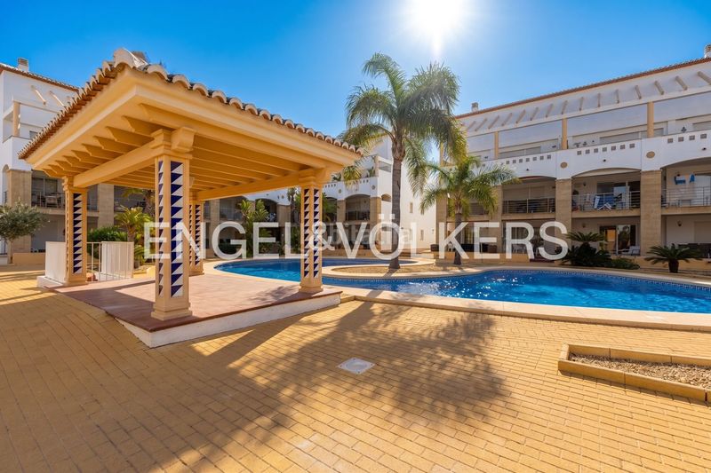 Foto d8ba50f9-e785-45bb-89e9-70e77028a495. Pis amb calefacció aparcament piscina a Montañar-El Arenal Xàbia
