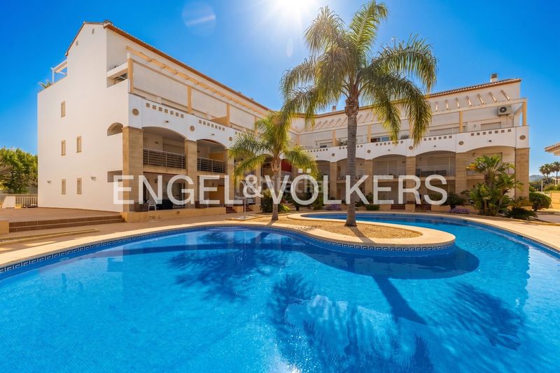 Foto f131b768-5435-4234-9fa1-aef56f7b0f6d. Pis amb calefacció aparcament piscina a Montañar-El Arenal Xàbia