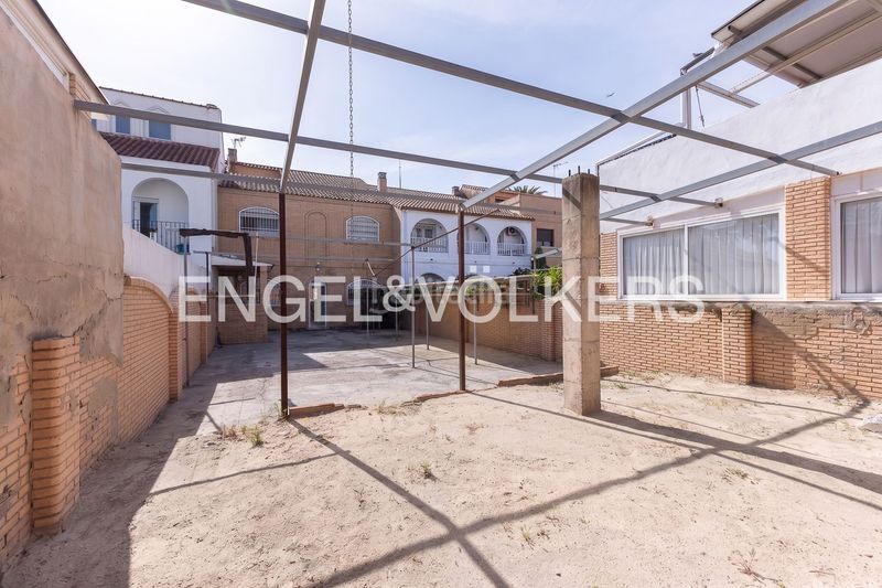 Foto 6790ba9b-6aa8-4b0c-9d17-4ddad013d93e. Casa amb calefacció a Natzaret Valencia