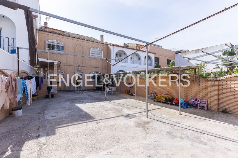 Foto 7eb29d4e-8c1e-40f2-af9e-082fa8605401. Casa amb calefacció a Natzaret Valencia