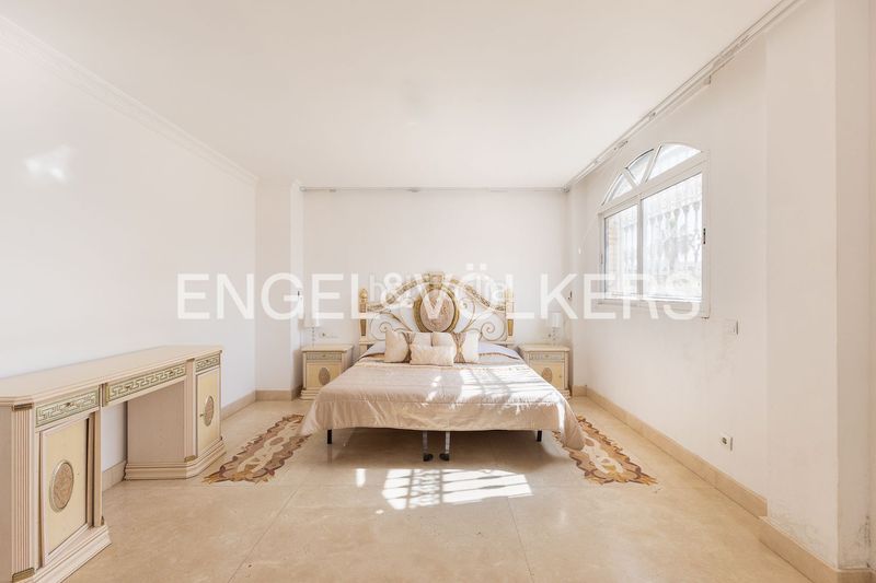 Foto 7fe0ddfb-77af-4921-8413-2d71933e5262. Casa amb calefacció a Natzaret Valencia