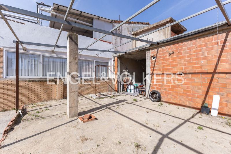 Foto 89c327e0-2517-4430-a430-eedefcd2fdc2. Casa amb calefacció a Natzaret Valencia