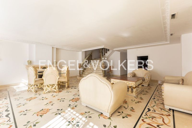 Foto a1ded8c1-37d7-4ae2-8e92-c06d6b32f1a2. Casa amb calefacció a Natzaret Valencia