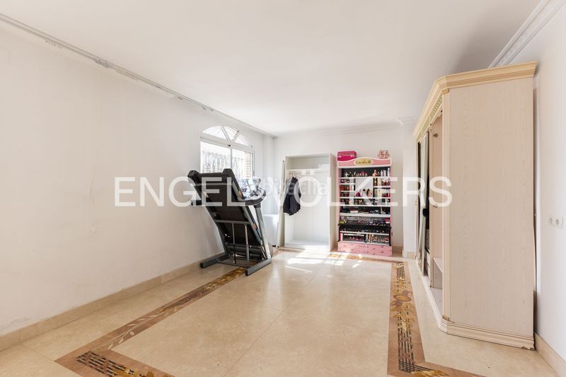 Foto c5cd39a5-b009-476c-8963-65bff90ebbd8. Casa amb calefacció a Natzaret Valencia