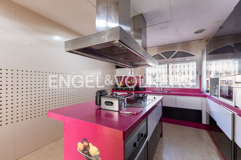 Foto e3b4914d-694c-452e-89a5-da2994d0c7ff. Casa amb calefacció a Natzaret Valencia