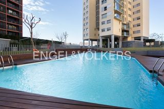 Dúplex a Sant Pau. Duplex con gran terraza en residencial