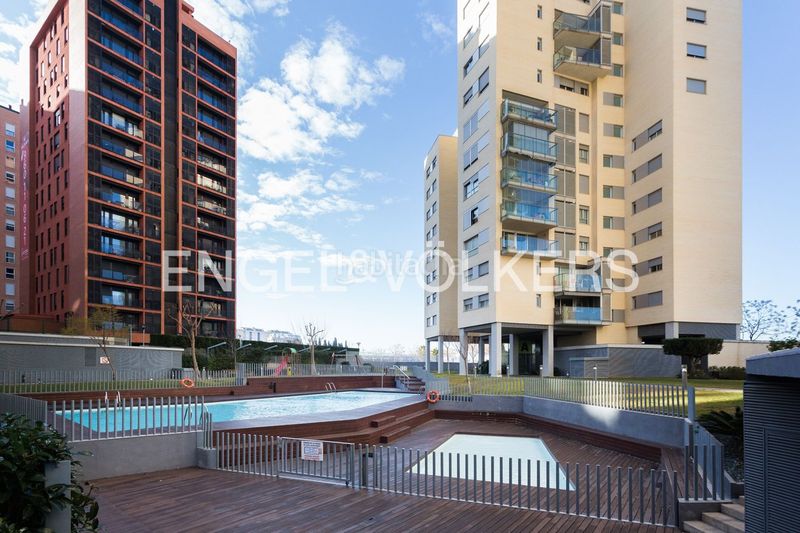Foto 9e1a137a-1098-40e2-9eed-4439d4a9f058. Dúplex amb calefacció aparcament piscina a Sant Pau Valencia