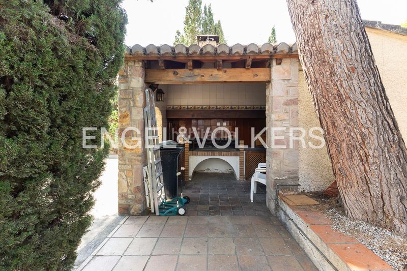 Foto 3ed7f2f4-d2c1-43cd-ba29-0c692bcd8e14. Casa amb calefacció aparcament piscina a Monteamor-La Carrasca-El Peucal Náquera
