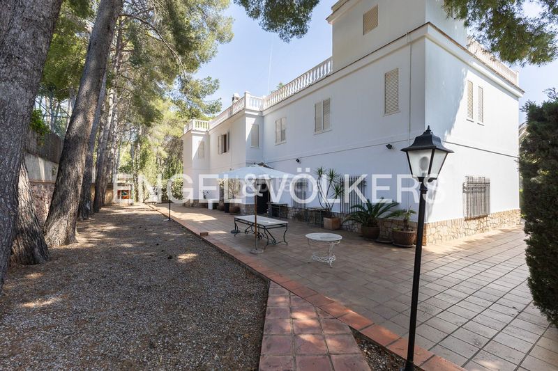 Foto 4c6a3093-7f22-4b55-911f-a7edd2703372. Casa amb calefacció aparcament piscina a Monteamor-La Carrasca-El Peucal Náquera