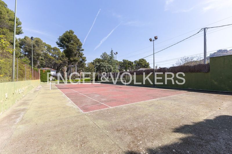 Foto dfccda47-983b-4647-8917-0c8812eb8e8a. Casa amb calefacció aparcament piscina a Monteamor-La Carrasca-El Peucal Náquera