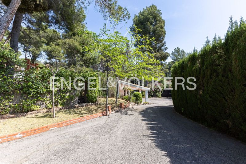 Foto fd5d203a-a993-4cf7-ac2e-1f6e7e1e6c35. Casa amb calefacció aparcament piscina a Monteamor-La Carrasca-El Peucal Náquera