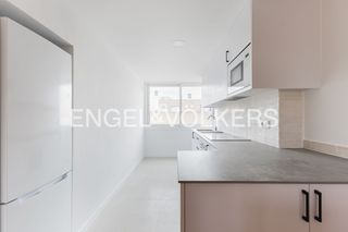 Rent Flat  Avinguda d'ausiàs march. Descubra este apartamento renovado en burjassot