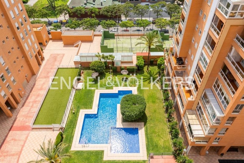 Foto c5e7f035-8f10-41ce-8159-248971dd459b. Pis amb calefacció aparcament piscina a Sant Pau Valencia