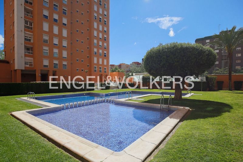 Foto dce6da7a-ea7e-4b8d-929d-9ad1238c4a99. Pis amb calefacció aparcament piscina a Sant Pau Valencia