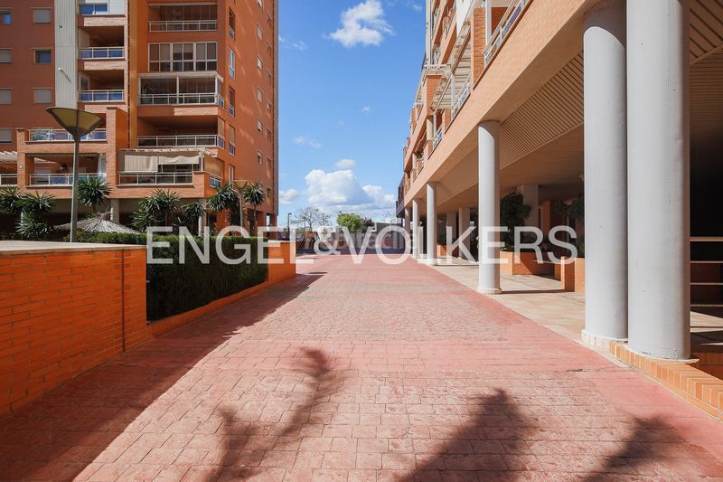Foto e880cd57-41de-4f92-9841-d686ef29b07f. Pis amb calefacció aparcament piscina a Sant Pau Valencia