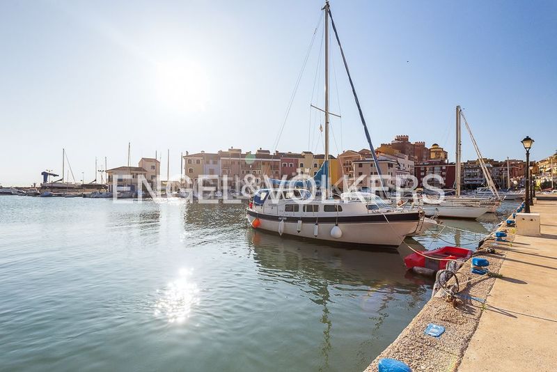 Foto 4f0dfe3f-c2a9-49ea-8161-89ede043ae55. Pis amb calefacció a Port Saplaya Alboraya