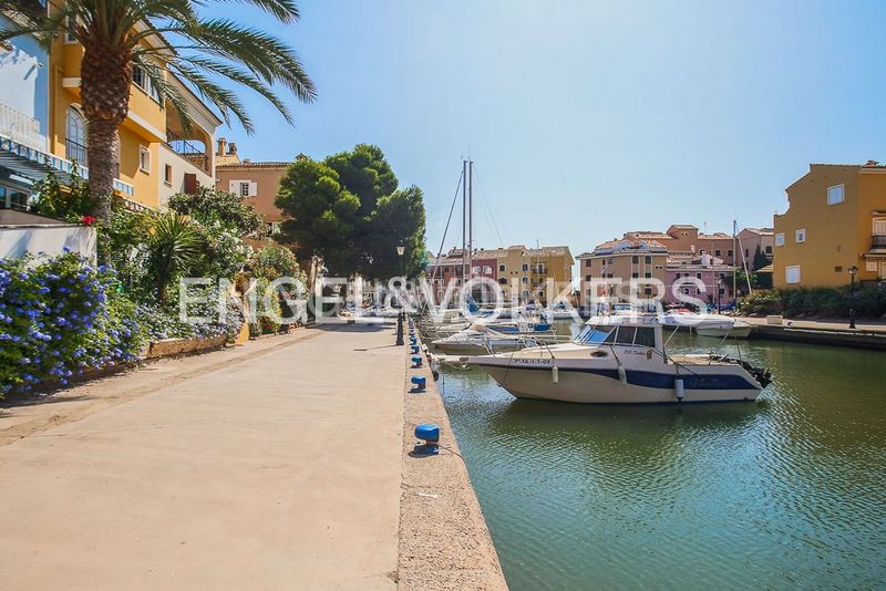 Foto 4f94a117-5ead-43f8-8a8a-619ae840c220. Pis amb calefacció a Port Saplaya Alboraya