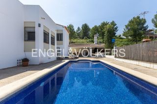 Casa a Las Rotas / Les Rotes. Villa exclusiva con gran privacidad y parcela única junto al par
