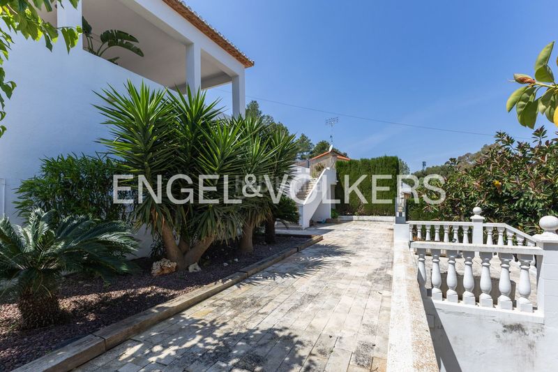 Foto 751c50e9-d693-43f2-93da-db795d81e0c2. Casa amb calefacció aparcament piscina a Las Rotas / Les Rotes Dénia