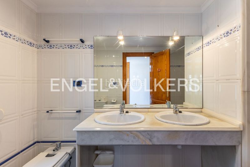 Foto 77fa82c1-bd33-44fa-923b-a516f9019c09. Casa amb calefacció aparcament piscina a Las Rotas / Les Rotes Dénia