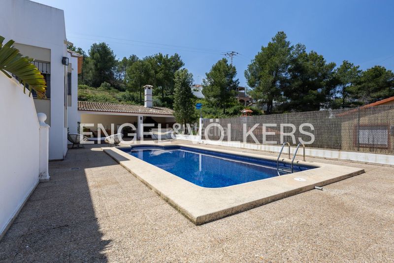 Foto 94f2f972-02c9-4fc7-bedd-628f81f6b5f3. Casa amb calefacció aparcament piscina a Las Rotas / Les Rotes Dénia