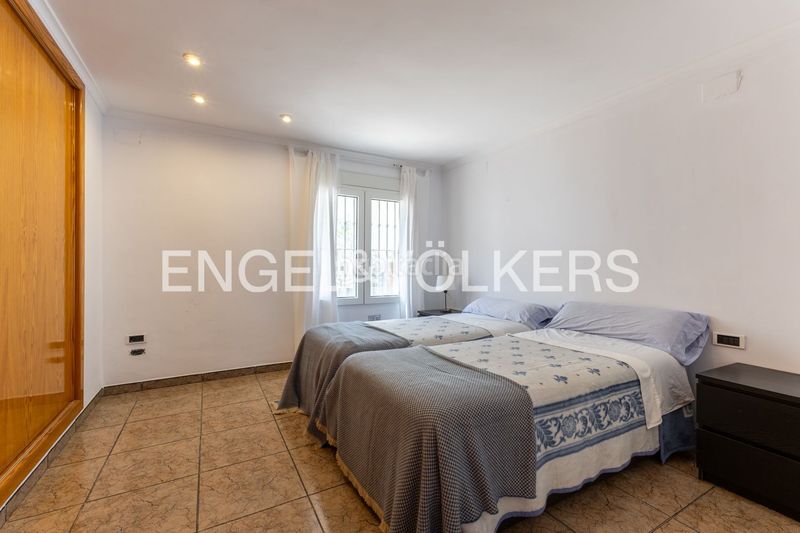 Foto 98ac3fc9-3499-48ff-919c-2f4077001734. Casa amb calefacció aparcament piscina a Las Rotas / Les Rotes Dénia