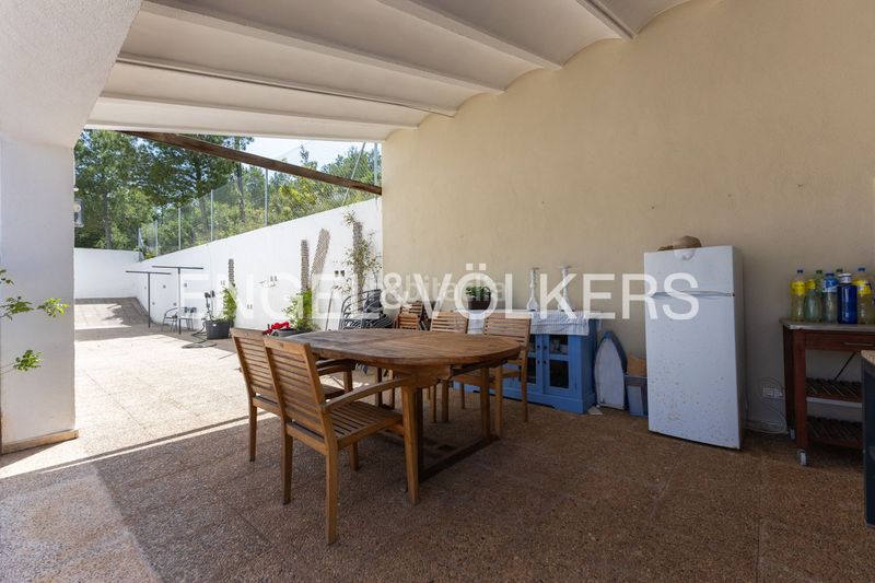 Foto a0917577-8cdd-49de-8354-a8fd8617c1f6. Casa amb calefacció aparcament piscina a Las Rotas / Les Rotes Dénia