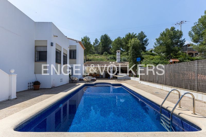 Foto ca78546c-9fc3-417f-bc06-4266909de5aa. Casa amb calefacció aparcament piscina a Las Rotas / Les Rotes Dénia