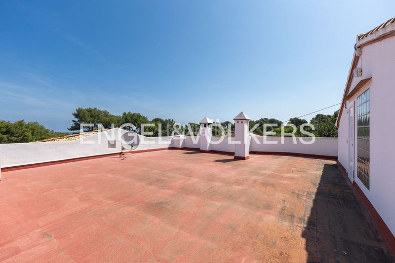 Foto d3eb0869-6949-4dbe-95af-e123fbba89d8. Casa amb calefacció aparcament piscina a Las Rotas / Les Rotes Dénia