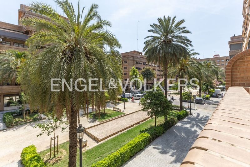 Piso luminosa vivienda con dos terrazas y plaza de garaje en Valencia - Imagen 38