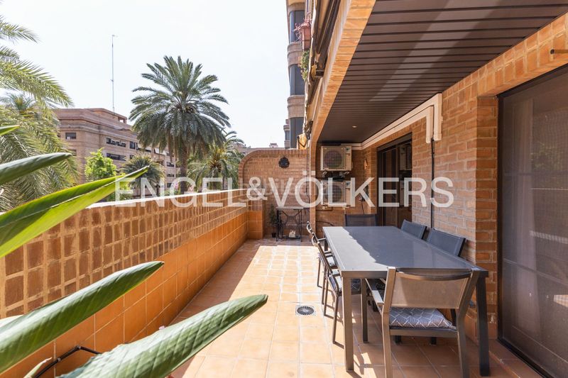 Piso luminosa vivienda con dos terrazas y plaza de garaje en Valencia - Imagen 2