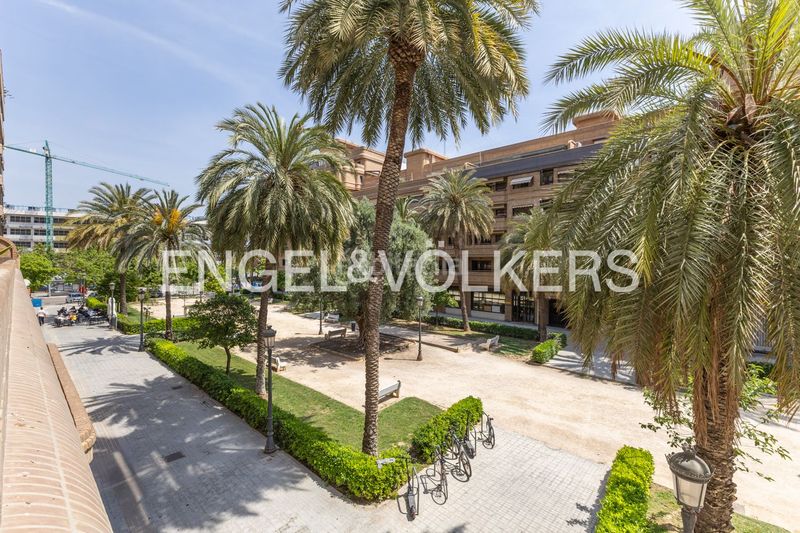 Piso luminosa vivienda con dos terrazas y plaza de garaje en Valencia - Imagen 6