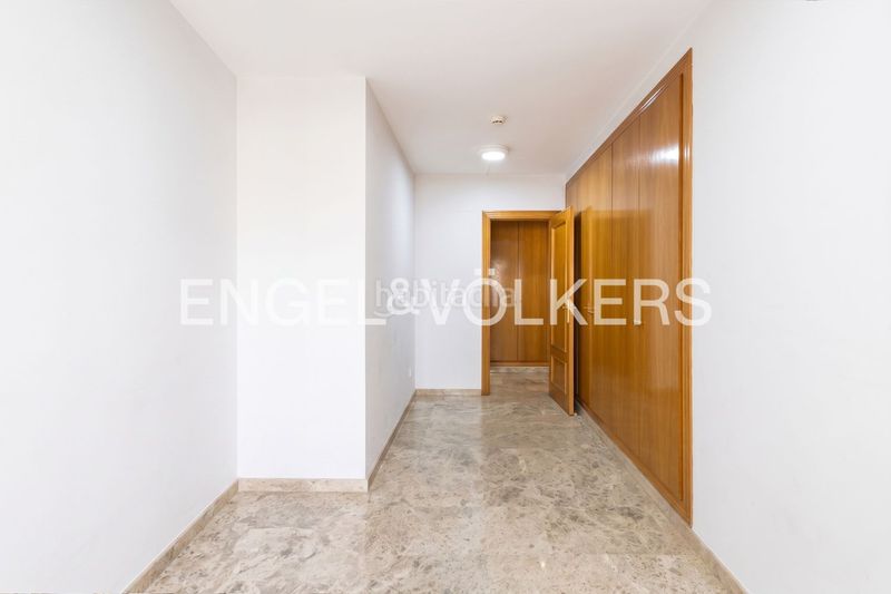 Piso luminosa vivienda con dos terrazas y plaza de garaje en Valencia - Imagen 33