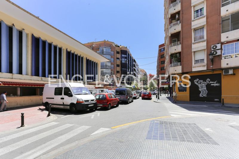 Foto 5a17c8bd-e563-49fb-ae35-15611fcbff22. Pis amb calefacció aparcament a Russafa Valencia