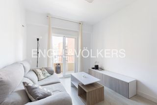 Etagenwohnung in Tres Forques. Elegante apartamento junto a avenida del cid