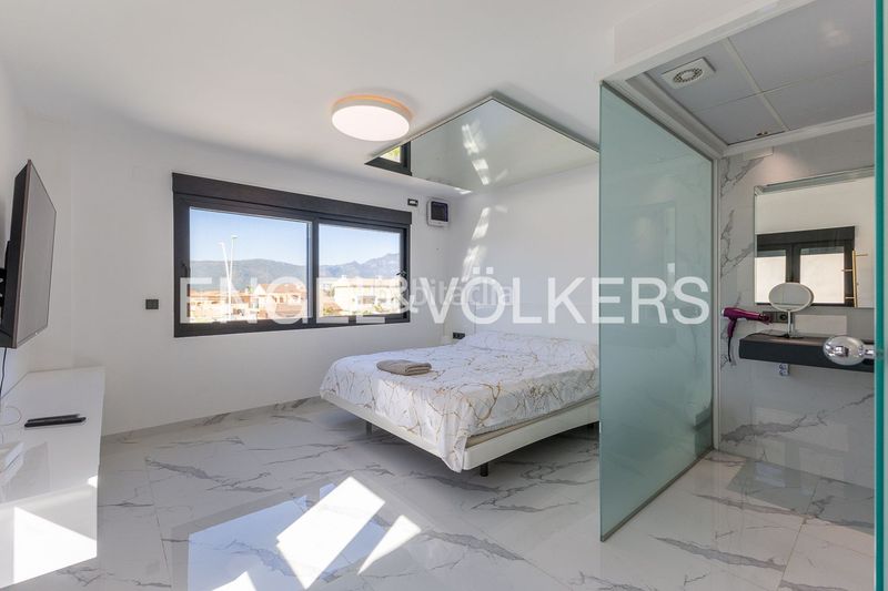 Foto 0ec28d9d-5dd4-4df5-8715-7769368a29a1. Casa amb calefacció aparcament piscina a Playa de Gandía Gandia