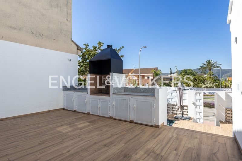 Foto 42f0b83e-b7f8-4231-82b0-c2d9d3359a56. Casa amb calefacció aparcament piscina a Playa de Gandía Gandia