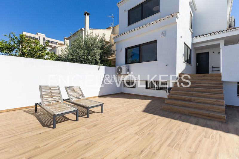 Foto 5d0f7210-61ae-484d-a490-eb6f6c3b5e95. Casa amb calefacció aparcament piscina a Playa de Gandía Gandia