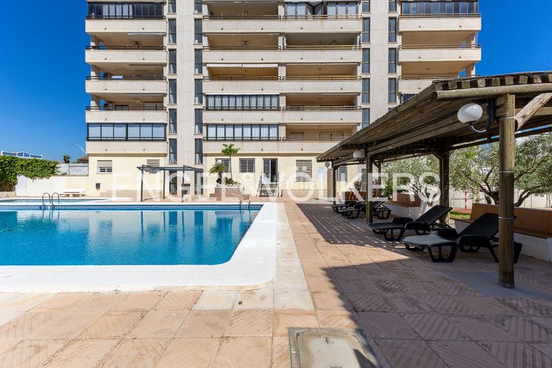 Foto 7c8b8a83-0f1f-42e3-8d4b-93d0279a47dc. Casa amb calefacció aparcament piscina a Playa de Gandía Gandia
