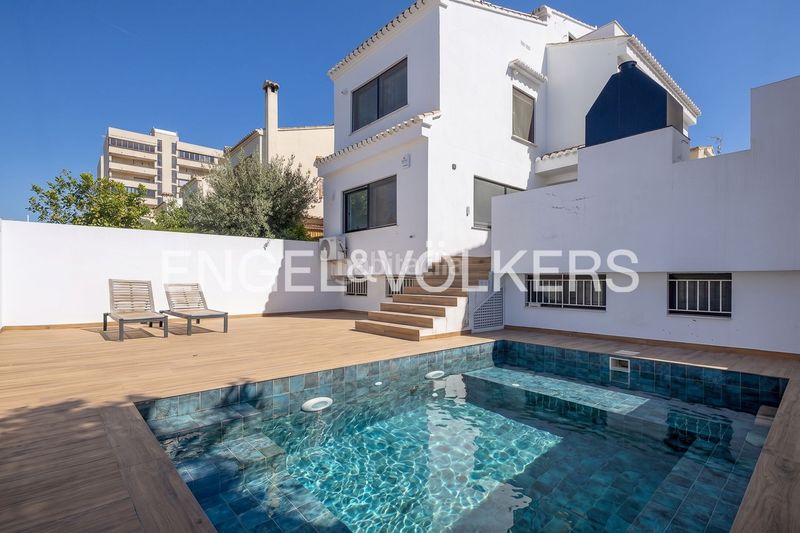 Foto 9723d253-9e70-4504-9b85-ba68b1b877cb. Casa amb calefacció aparcament piscina a Playa de Gandía Gandia