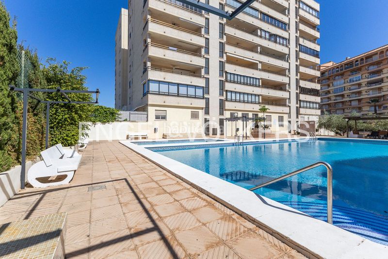 Foto c41ce2b0-a541-40fa-bc5e-57330439db45. Casa amb calefacció aparcament piscina a Playa de Gandía Gandia