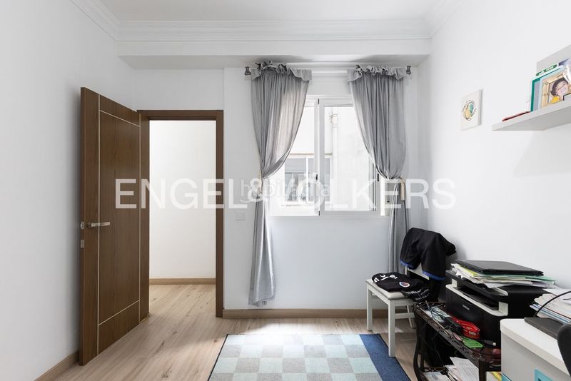 Piso luminosa vivienda de 4 dormitorios en primado reig en Valencia - Imagen 15
