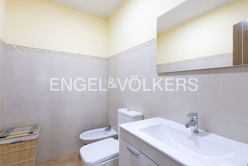 Piso luminosa vivienda de 4 dormitorios en primado reig en Valencia - Imagen 17