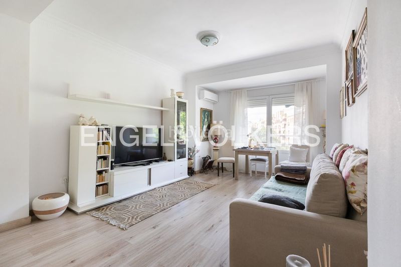 Piso luminosa vivienda de 4 dormitorios en primado reig en Valencia - Imagen 5