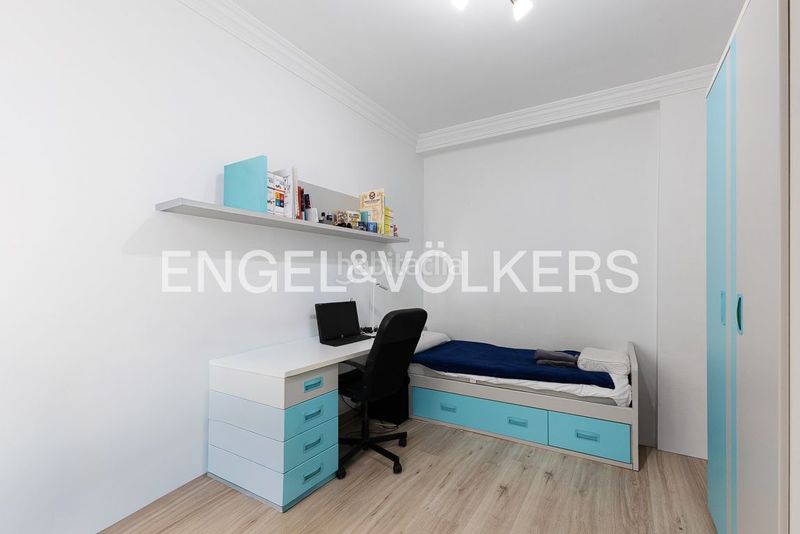 Piso luminosa vivienda de 4 dormitorios en primado reig en Valencia - Imagen 14