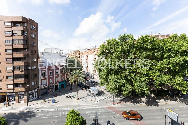 Piso luminosa vivienda de 4 dormitorios en primado reig en Valencia - Imagen 22