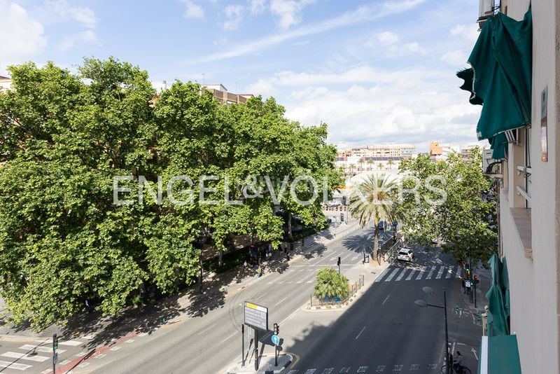 Piso luminosa vivienda de 4 dormitorios en primado reig en Valencia - Imagen 25